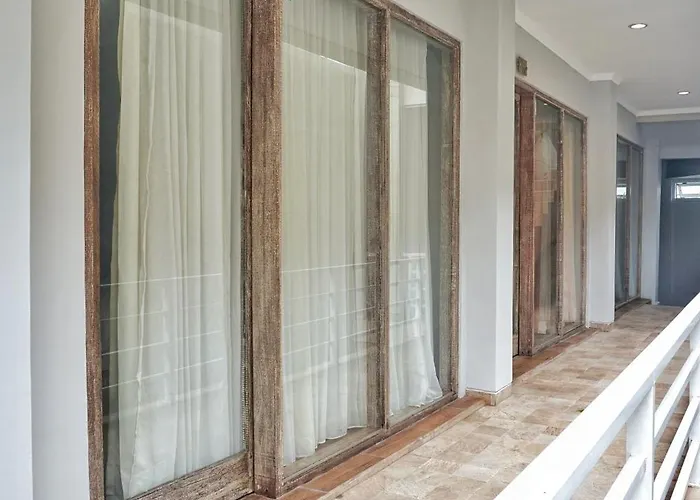 Koura Jimbaran 3*